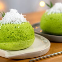 Ondeh Ondeh Lava Cake 香兰椰丝椰糖蛋糕