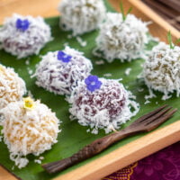 3 Flavors Ondeh Ondeh 三色椰丝球