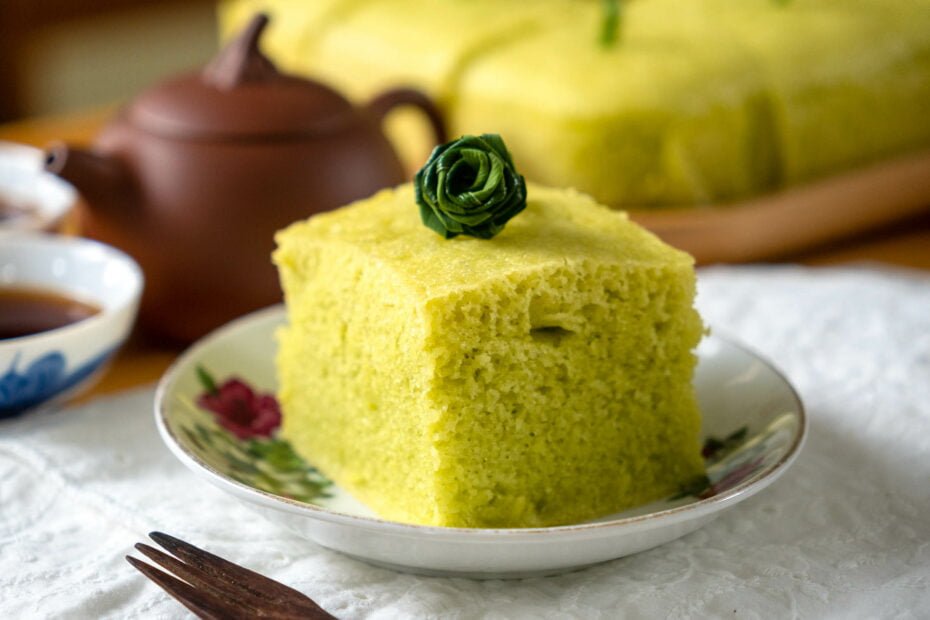 Sourdough Ma Lai Gao (Steamed Sponge Cake) - BAKE WITH PAWS