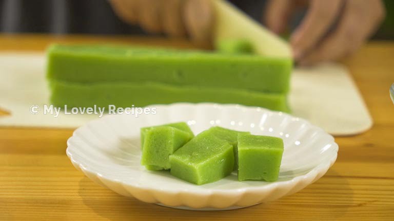 Pandan Alkaline Rice Cake | Kee Ya Kuih | Tee Nya Kuih - My Lovely Recipes