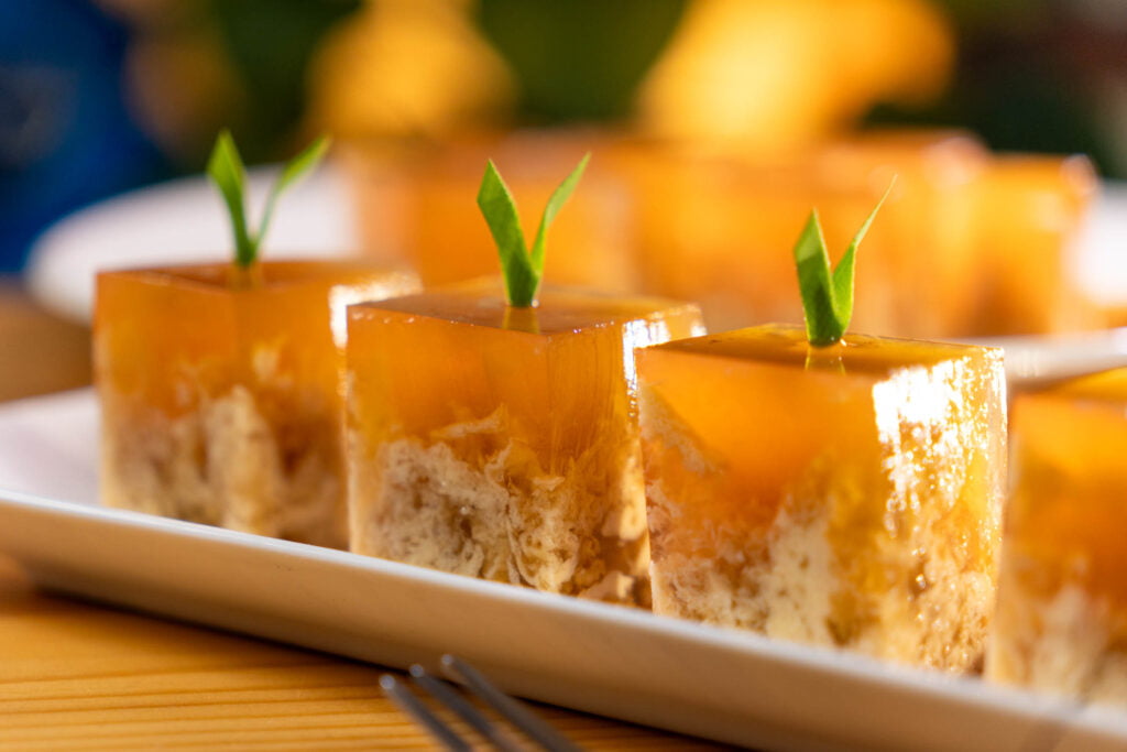 椰糖蛋花燕菜糕 Gula Melaka Egg Jelly