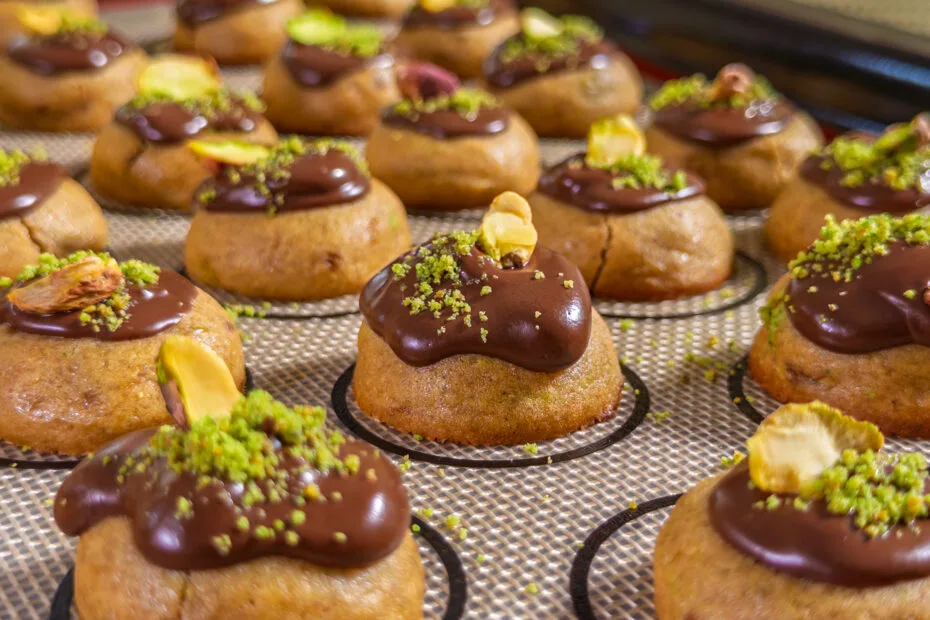 Pistachio Kunafa Cookies (Dubai Chocolate Cookies) 开心果库纳法饼干
