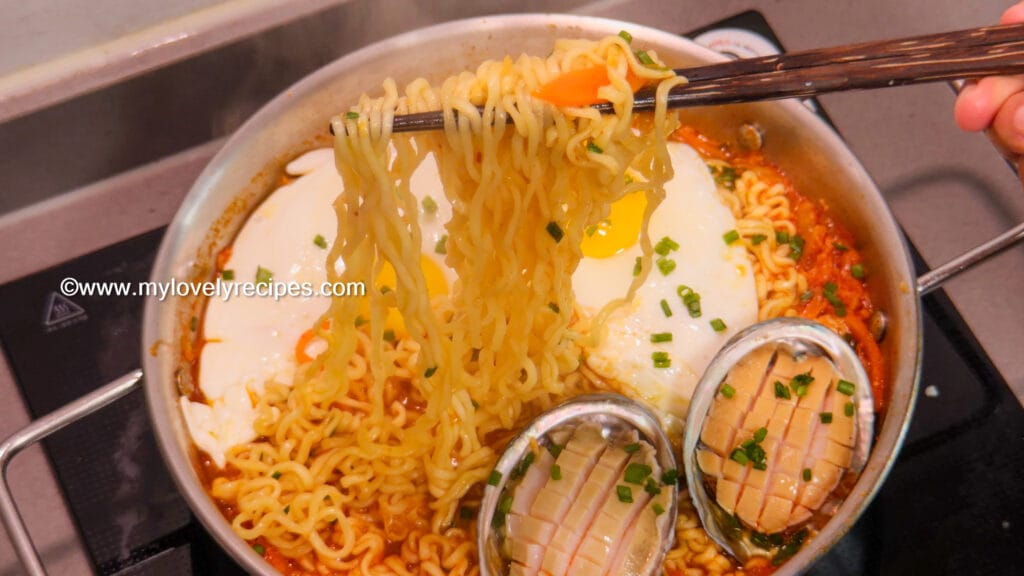Abalone Kimchi Noodle Soup 鲍鱼辛奇汤面